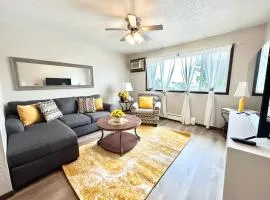 Charming & Spacious Apartment with Deck