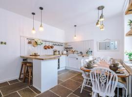 Rufloreo Dale - homely and central, hotel with hot tubs in Buxton