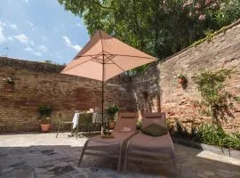 Giselda Courtyard Retreat