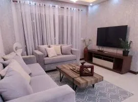 Hermoso apartamento con vista al mar y la ciudad