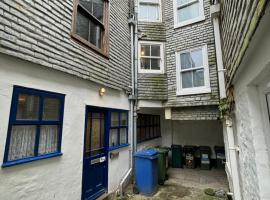 Burrells Court Holidays, Hotel in St Ives