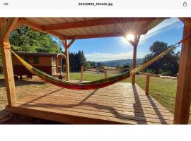 La roulotte du bonheur, luxury tent in Saint-Pardoux-la-Rivière
