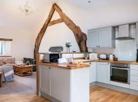 CRUCK BARN - Beautiful Renovated Barn within the Countryside