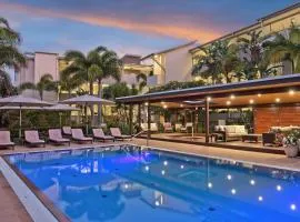 Wave Culture 1204 Beach Bliss - Apartment with complex Pool & Spa