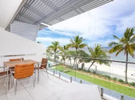 Fairshore 38 Beachfront Balcony