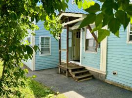 Traveler’s Den in Medford, apartment in Medford