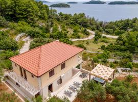 Awesome Home In Prizba With House Sea View, huvila kohteessa Prizba