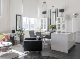 Upea loftsuite, järvinäkymä, wifi, sauna & spa, hotel v destinaci Tampere