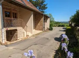 La Saugeraie - Renovated cottage for 2 in historic village