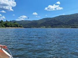 Ropa에 위치한 호텔 Agroturystyka Babuśkowe domki