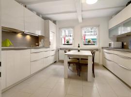 Ferienhaus bei Reichsburg Cochem, хотел в Кохем