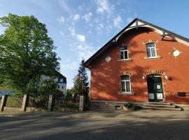 Wohnen im Klinkerhaus Treuen, hotel with parking in Treuen