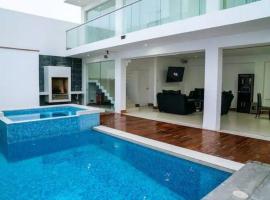 CA1 - Casa completa con Piscina e hidromasajes, hotel v destinaci Lurín