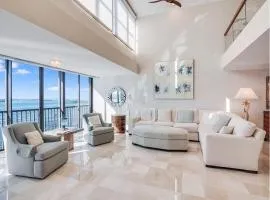 Top Floor Corner Penthouse in Fort Myers