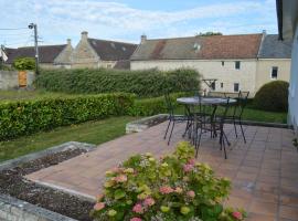 Le Dortoir, maison familiale - jardin - 5km mer, hotel i Cresserons