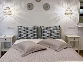 Afroditi's House studioB4, hotel in Ormos Panagias