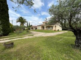 Villa Les Oliviers, ξενοδοχείο στην Οράνζ