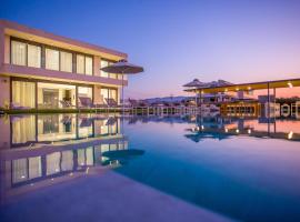 Miguel Luxury Beach Front Villa, ξενοδοχείο σε Φάνες