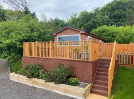 The Beehive -Stunning Views - Hot Tub - Romantic, hotel in Launceston