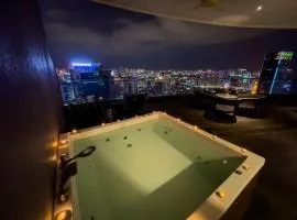 Luxury Penthouse KLCC & KL TOWER View in Kuala Lumpur