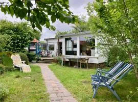 Het kleine Huis mobile home by the harbour and the Lauwersmeer