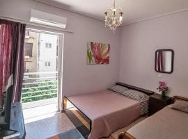 ΑPARTMENTS IN THE CENTRE, hotel em Loutraki