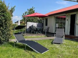 Ferienhaus für Naturliebhaber mit Sauna und Kaminofen - b48656, hotell i Dahmen