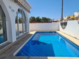 As056 Casa Amira - a modern house with pool