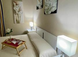 Appartamento piscina&mare, hotel in Ostia