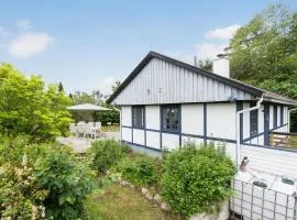 3 Bedroom Beautiful Home In Ølsted
