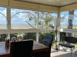 Maison familiale-Vue sur la mer, hotel en La Plaine-sur-Mer