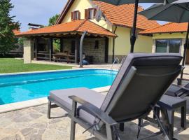 SPA HOLIDAY HOUSE REŽEK - Lovinac, maison de vacances à Lovinac