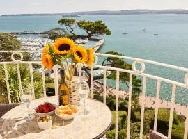 Bayfort Sea Studio - Comfortable Couples Retreat with Stunning Coastal Views