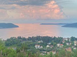 Magnificent View Apartment, hotel u gradu Herceg-Novi