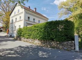 Ferienwohnung zur Wacht โรงแรมในวิชอาค