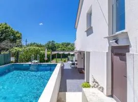 Lovely Home In Labin With Wifi