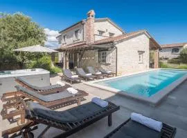 Amazing Home In Visnjan