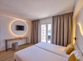 Universal Hotel Bikini: Cala Millor'da bir otel