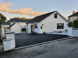 Clydfan No 1 Trearddur Road, hotel com banheiras de hidromassagem em Trearddur