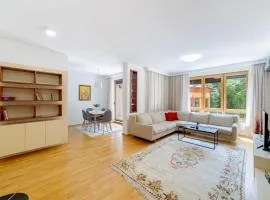 Skenderpasina Skyline 2-bedroom apartment with balcony