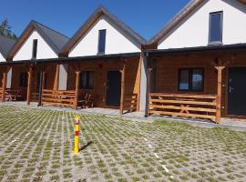 Camping KLIF-nowe KLIMATYZOWANE domki, 400m od centrum Rewala, 30m od MORZA، فندق في تسيساكز