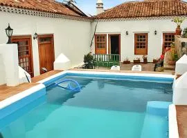 One bedroom house with shared pool enclosed garden and wifi at San Cristobal de La Laguna