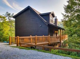 Bearadise Ridge A rustic cabin in the heart of Wears Valley just 4 miles from the GSMNP entrance, hotel in Sevierville