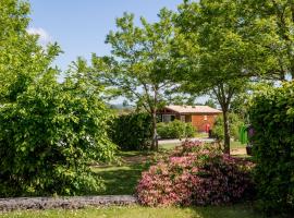Camping Onlycamp Pierre & Sources, hotel v destinaci Volvic