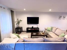 Spacious Retreat Close to Nature, hotell i Bloomingdale