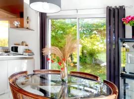 Maison de 2 chambres avec jardin clos a Reugny, pet-friendly hotel in Chançay