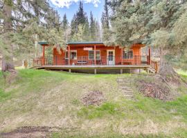 Cozy Deadwood Cabin Covered Deck, Pets Welcome! – hotel w mieście Deadwood