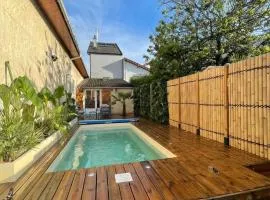 Chambres privées avec piscine partagées et cuisine partagée à 20 minutes de Paris et 40 minutes de disneyland
