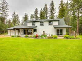 10 Mi to Silverwood Secluded Getaway!, Wellnesshotel in Spirit Lake