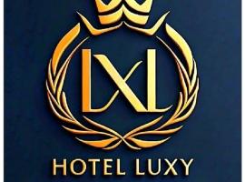 Hotel Luxy skardu, hótel í Skardu